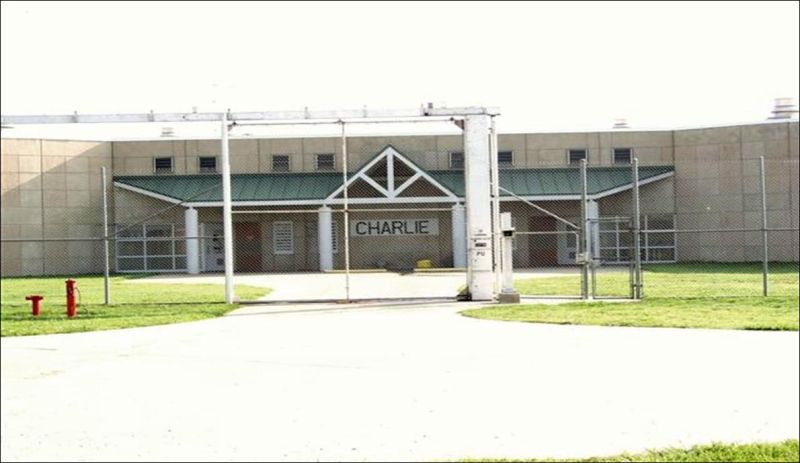 Penitentiary Iii Wikipedia - Download Elegant Geometric Texture | 4K